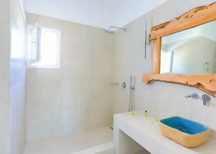 梅根诺斯公寓酒店 4*