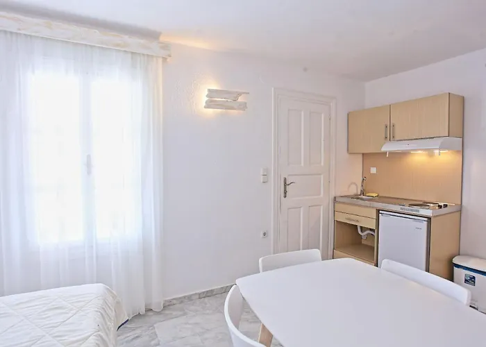 梅根诺斯公寓酒店