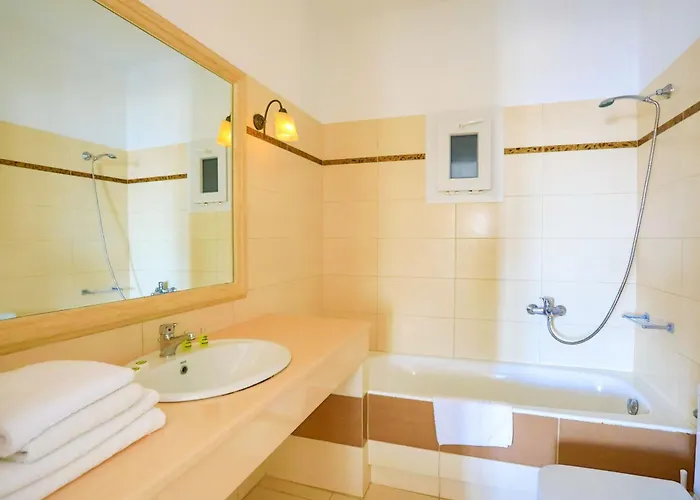 Maganos פאראגה