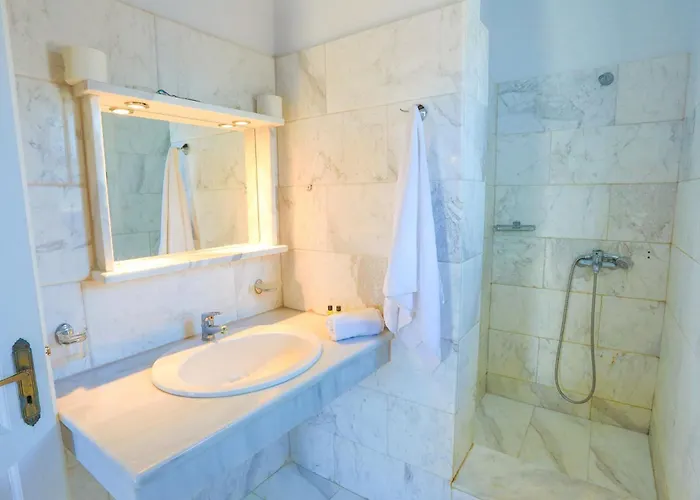 Maganos Aparthotel Strand Paraga